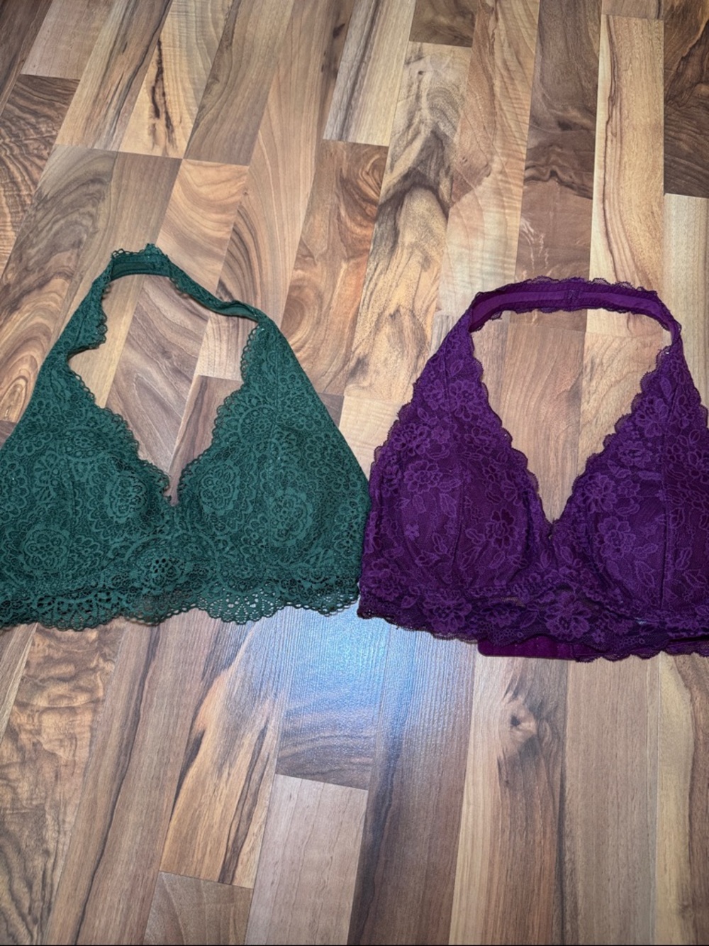 Gilly Hicks by Hollister Lace Halter Bralettes in Green & Plum size M
